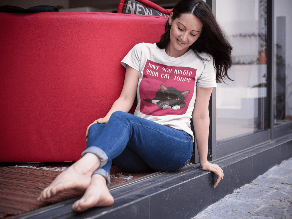 Catitude Cat 'Kiss' Unisex Short Sleeve T-Shirt